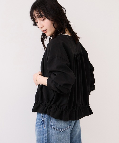 VIS（ビス）の「美easyリネンライクジップ裾フリルブルゾン/イージーケア・接触冷感（ブルゾン・レディース・ブラック/キナリ・FREE）」の6枚目の写真