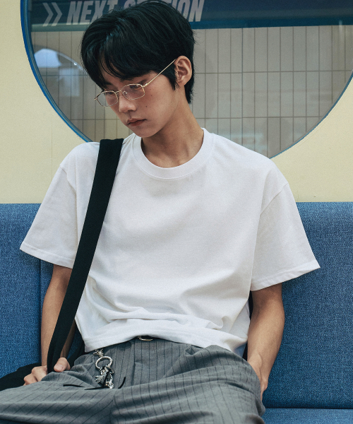 ELIMENO(エリメノ)の「ELベーシック メンズ クロップ 半袖Tシャツ 3カラー(Tシャツ/カットソー・メンズ・ブラック/グレー/ホワイト・1/2/3)」の4枚目の写真