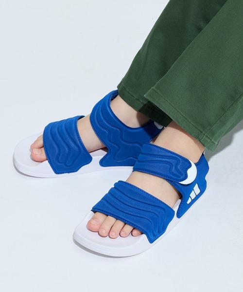 adidas(アディダス)の「アディレッタ サンダル ADILETTE SANDAL 2 K / アディダス adidas(サンダル・キッズ・ピンク/ブルー/ブラック・23.0cm/22.0cm/21.0cm/20.0cm/19.0cm/17.0cm/18cm)」の3枚目の写真