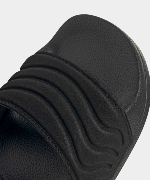 adidas(アディダス)の「アディレッタ サンダル ADILETTE SANDAL 2 K / アディダス adidas(サンダル・キッズ・ピンク/ブルー/ブラック・23.0cm/22.0cm/21.0cm/20.0cm/19.0cm/17.0cm/18cm)」の19枚目の写真