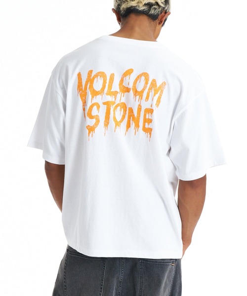 VOLCOM(ボルコム)の「VOLCOM メンズ BURNING SKULL Tシャツ 【2026年春夏モデル】(Tシャツ/カットソー・メンズ・ブラック/オリーブ/ホワイト・X-LARGE/LARGE/MEDIUM/SMALL)」の2枚目の写真