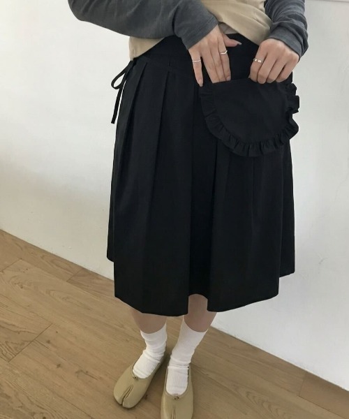 Teem Store(チームストア)の「【2点セット】【マルチウェイ】レイヤード風ポシェット付き プリーツミディアムスカート(スカート・レディース・グレー/ブラック・F)」の13枚目の写真