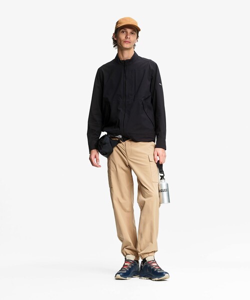AIGLE(エーグル)の「撥水 保温 3レイヤー ソフトシェルジャケット(ブルゾン・メンズ・サンドベージュ/ブラック・L/S/M)」の9枚目の写真