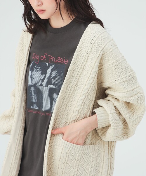BEAMS HEART(ビームスハート)の「ケーブル柄 着流し カーディガン(カーディガン/ボレロ・レディース・チャコールグレー/ブラウン/ホワイト系その他5/イエロー系その他4・FREE)」の1枚目の写真