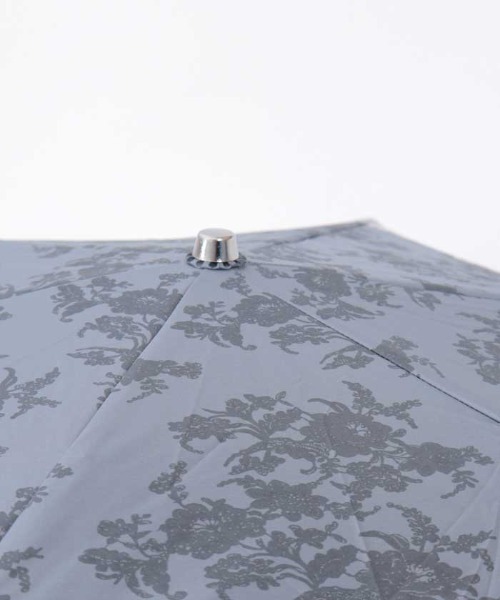 axes femme（アクシーズファム）の「レース柄晴雨兼用折りたたみ傘（長傘・レディース・チャコール/ラベンダー・FREE）」の7枚目の写真