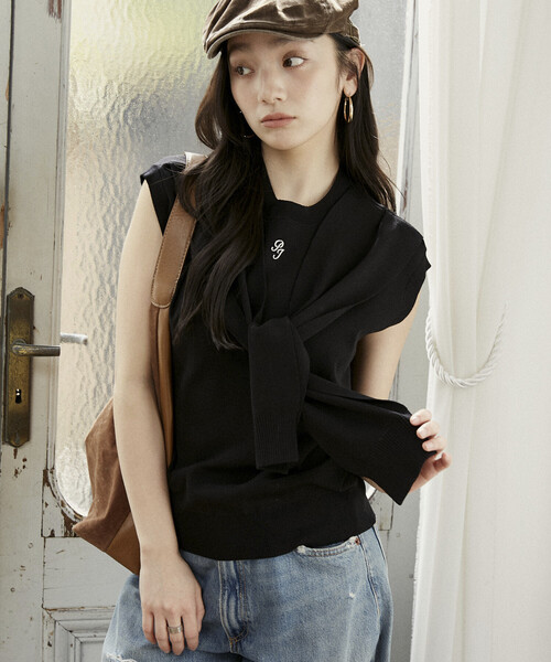 PEACH JOHN(ピーチジョン)の「PEACH JOHN × PUBLUX/ピーチ・ジョン <接触冷感>肩掛け ノースリーブ サマーニット トップス 限定展開(ニット/セーター・レディース・ブラック/ナチュラル/ベージュ/ネイビー・フリ-)」の2枚目の写真