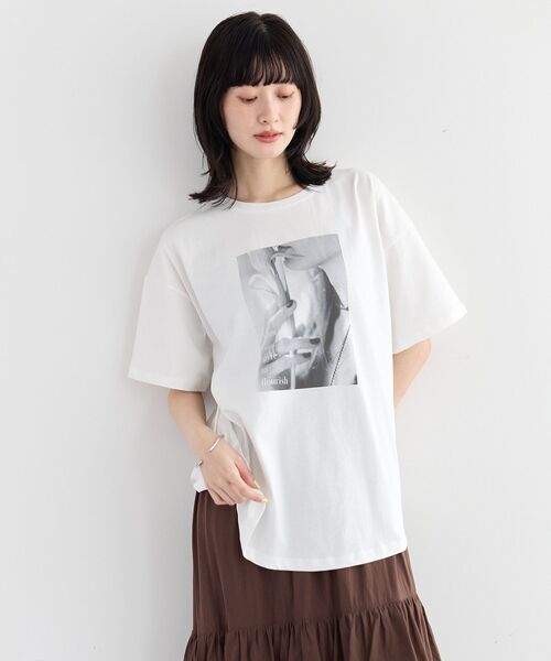YECCA VECCA(イェッカヴェッカ)の「【UVカット】フォトプリントTee(Tシャツ/カットソー・レディース・ブラック/オフホワイト・FREE)」の2枚目の写真