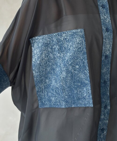 DouDou(ドゥドゥ)の「【WEB限定】デニム切替シアーシャツ(シャツ/ブラウス・レディース・チャコールグレー/カーキ・FREE)」の12枚目の写真