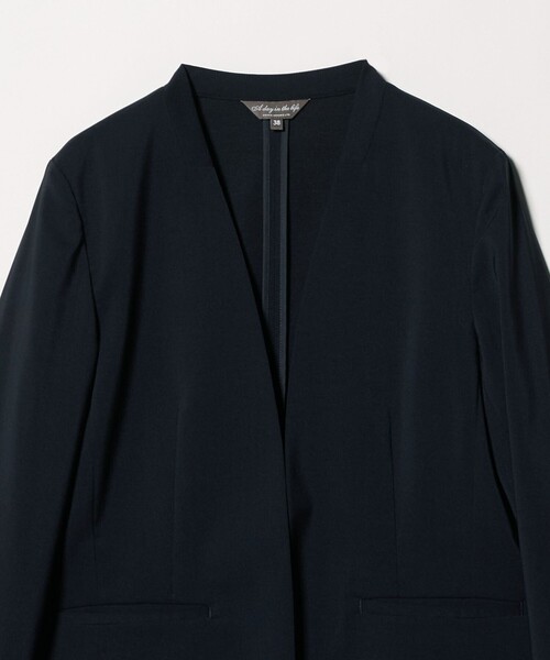 A DAY IN THE LIFE UNITED ARROWS(アデイインザライフユナイテッドアローズ)の「ライトツイル Vネックジャケット ‐セットアップ対応・マシンウォッシャブル‐<A DAY IN THE LIFE>(ノーカラージャケット・レディース・ネイビー/ダークグレー/ライトブルー・36/40/38)」の21枚目の写真