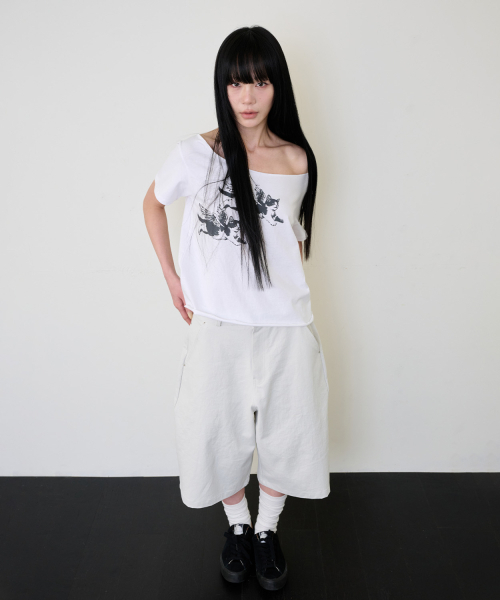 ITZAVIBE(イッザバイブ)の「CROSS POCKET BERMUDA PANTS - LIGHT GRAY(その他パンツ・レディース・その他・MEDIUM/LARGE)」の2枚目の写真