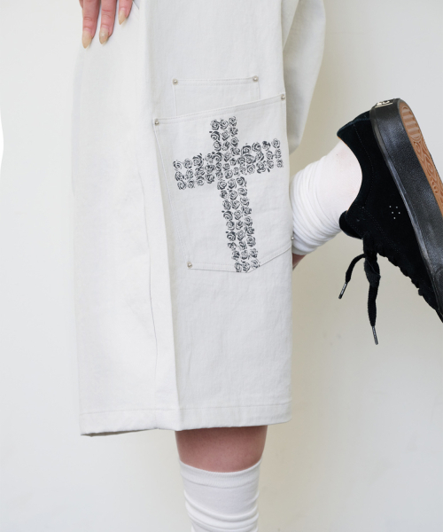 ITZAVIBE(イッザバイブ)の「CROSS POCKET BERMUDA PANTS - LIGHT GRAY(その他パンツ・レディース・その他・MEDIUM/LARGE)」の4枚目の写真