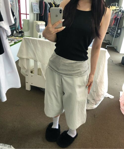 ITZAVIBE(イッザバイブ)の「CROSS POCKET BERMUDA PANTS - LIGHT GRAY(その他パンツ・レディース・その他・MEDIUM/LARGE)」の6枚目の写真