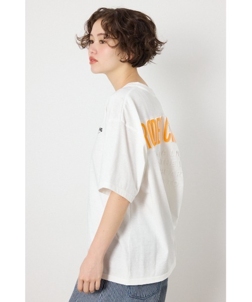 RODEO CROWNS WIDE BOWL(ロデオクラウンズワイドボウル)の「エンボスロゴVネックTシャツ(Tシャツ/カットソー・レディース・オフホワイト/ピンク/ブラック/サックスブルー・MEDIUM/LARGE)」の11枚目の写真