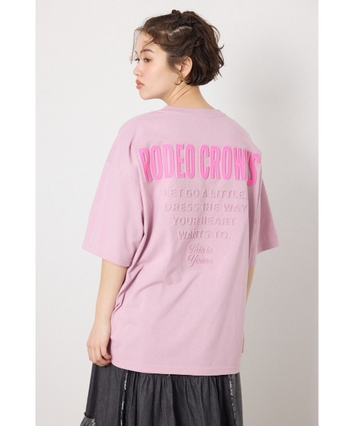 RODEO CROWNS WIDE BOWL(ロデオクラウンズワイドボウル)の「エンボスロゴVネックTシャツ(Tシャツ/カットソー・レディース・オフホワイト/ピンク/ブラック/サックスブルー・MEDIUM/LARGE)」の16枚目の写真