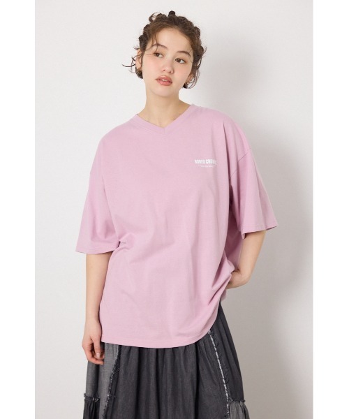 RODEO CROWNS WIDE BOWL(ロデオクラウンズワイドボウル)の「エンボスロゴVネックTシャツ(Tシャツ/カットソー・レディース・オフホワイト/ピンク/ブラック/サックスブルー・MEDIUM/LARGE)」の18枚目の写真
