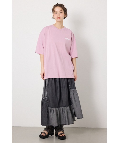 RODEO CROWNS WIDE BOWL(ロデオクラウンズワイドボウル)の「エンボスロゴVネックTシャツ(Tシャツ/カットソー・レディース・オフホワイト/ピンク/ブラック/サックスブルー・MEDIUM/LARGE)」の19枚目の写真