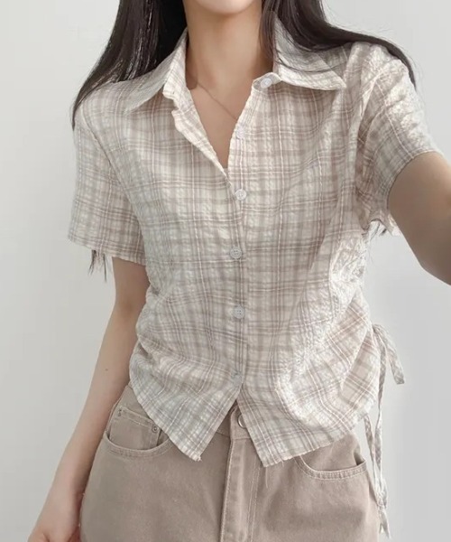 SHEPP(シープ)の「サイドリボンシャーリングチェックシャツ(シャツ/ブラウス・レディース・グレー/アイボリー/ブラック/グリーン・M/L)」の2枚目の写真