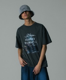 HARDLY WORKING S/S TEE