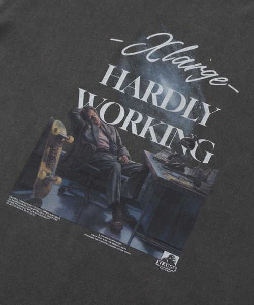 XLARGE（エクストララージ）の「HARDLY WORKING S/S TEE（Tシャツ/カットソー・メンズ・ブラック/ブラウン/ホワイト・XL/L/M/S）」の11枚目の写真