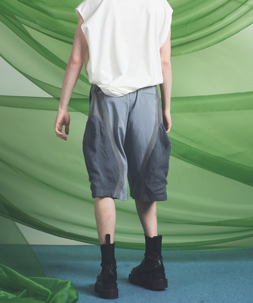 MAISON SPECIAL(メゾンスペシャル)の「《UNISEX》3D Pocket Curve Switching Prime-Wide One-tuck Shorts/3Dポケットカーブ切替プライムワイドワンタックショーツ【MAISON SPECIAL/メゾンスペシャル】(その他パンツ・メンズ・ブラック/サックスブルー・0/1/2)」の11枚目の写真
