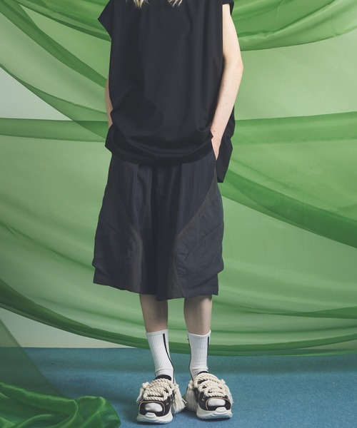 MAISON SPECIAL(メゾンスペシャル)の「《UNISEX》3D Pocket Curve Switching Prime-Wide One-tuck Shorts/3Dポケットカーブ切替プライムワイドワンタックショーツ【MAISON SPECIAL/メゾンスペシャル】(その他パンツ・メンズ・ブラック/サックスブルー・0/1/2)」の12枚目の写真