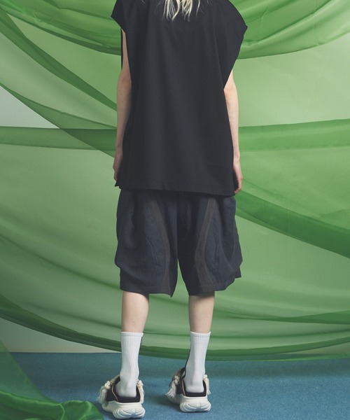MAISON SPECIAL(メゾンスペシャル)の「《UNISEX》3D Pocket Curve Switching Prime-Wide One-tuck Shorts/3Dポケットカーブ切替プライムワイドワンタックショーツ【MAISON SPECIAL/メゾンスペシャル】(その他パンツ・メンズ・ブラック/サックスブルー・0/1/2)」の14枚目の写真