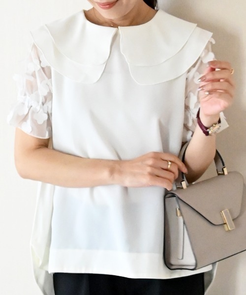 Neige(ネージュ)の「フローラルペタルショートスリーブブラウス(シャツ/ブラウス・レディース・ブラック/ホワイト・ONE SIZE)」の2枚目の写真