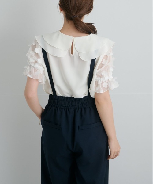Neige(ネージュ)の「フローラルペタルショートスリーブブラウス(シャツ/ブラウス・レディース・ブラック/ホワイト・ONE SIZE)」の13枚目の写真