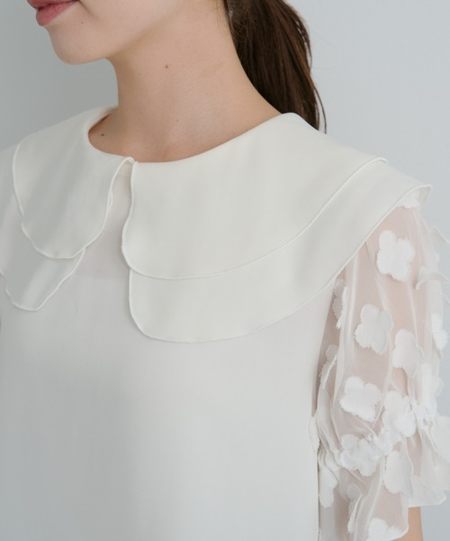 Neige(ネージュ)の「フローラルペタルショートスリーブブラウス(シャツ/ブラウス・レディース・ブラック/ホワイト・ONE SIZE)」の15枚目の写真