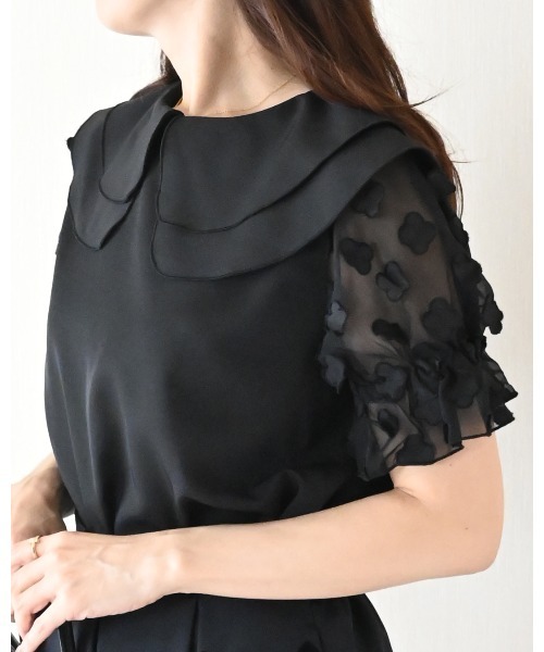 Neige(ネージュ)の「フローラルペタルショートスリーブブラウス(シャツ/ブラウス・レディース・ブラック/ホワイト・ONE SIZE)」の20枚目の写真
