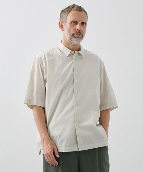 ATON(エイトン)の「【ATON / エイトン】SHRINK COTTON LAWN OVERSIZED HALF SLEEVE SHIRT(シャツ/ブラウス・メンズ・ブルー/ベージュ・6/4/2)」の2枚目の写真