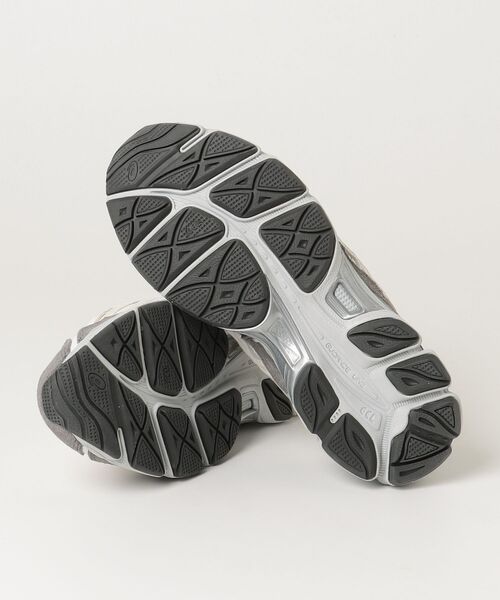 ASICS(アシックス)の「GEL-NYC / ゲルエヌワイシー(スニーカー・メンズ・ホワイト×グレー・23.5/29.5/27/25.5/27.5/24/23/26/28/25/29/26.5/28.5/24.5)」の10枚目の写真