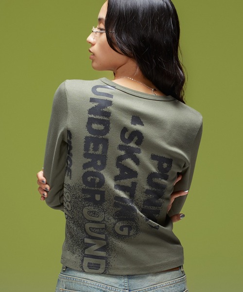 X-girl(エックスガール)の「HEAVY DISTRESSED LOGO L/S BABY TEE(Tシャツ/カットソー・レディース・ブラック/オリーブ/ブラウン・S/M)」の14枚目の写真