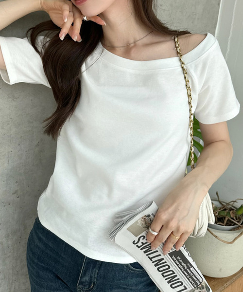 Ada.（エイダ）の「ワイドネック ベーシック ミニマル Tシャツ（Tシャツ/カットソー・レディース・アイボリー/ブラウン/ブラック/オフホワイト・FREE）」の20枚目の写真