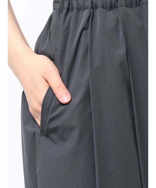 ELENDEEK(エレンディーク)の「イージータックコクーンパンツ(その他パンツ・レディース・チャコールグレー/ブルー・1/2)」の20枚目の写真