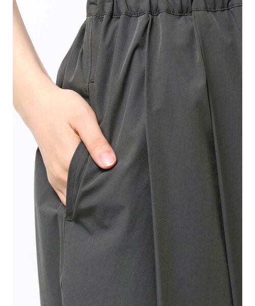 ELENDEEK(エレンディーク)の「イージータックコクーンパンツ(その他パンツ・レディース・チャコールグレー/ブルー・1/2)」の14枚目の写真