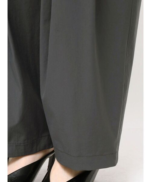 ELENDEEK(エレンディーク)の「イージータックコクーンパンツ(その他パンツ・レディース・チャコールグレー/ブルー・1/2)」の15枚目の写真