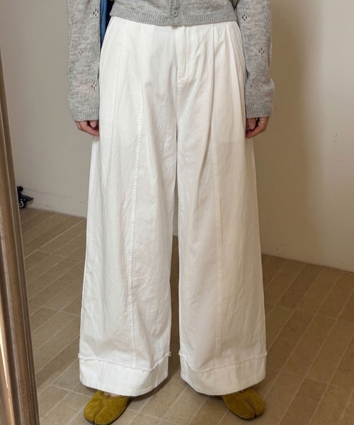 2ly2(トゥーリートゥー)の「ハイウエストワイドパンツ レディース タック入り ゆったりシルエット(その他パンツ・レディース・ホワイト/ベージュ/ブラック・FREE)」の2枚目の写真
