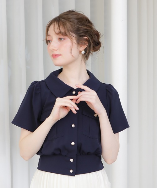 ASTORIA ODIER(アストリアオディール)の「ゴールドボタンクロップドシャツ(シャツ/ブラウス・レディース・ピンクベージュ/ホワイト/ネイビー・MEDIUM)」の4枚目の写真