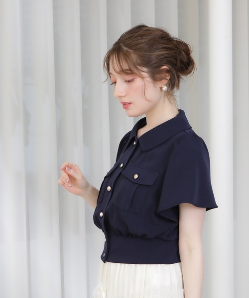 ASTORIA ODIER(アストリアオディール)の「ゴールドボタンクロップドシャツ(シャツ/ブラウス・レディース・ピンクベージュ/ホワイト/ネイビー・MEDIUM)」の6枚目の写真