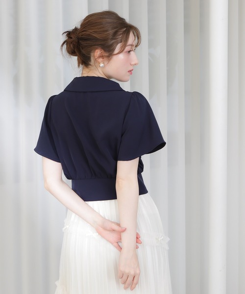 ASTORIA ODIER(アストリアオディール)の「ゴールドボタンクロップドシャツ(シャツ/ブラウス・レディース・ピンクベージュ/ホワイト/ネイビー・MEDIUM)」の7枚目の写真