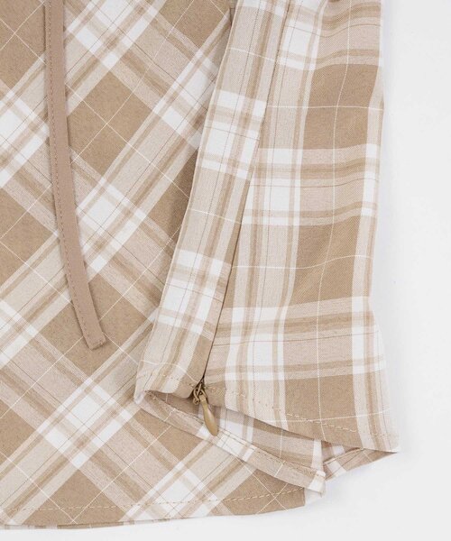 Belle Charme(ベルシャルム)の「【Belle Charme】Big Collar Sleeveless Blouse(シャツ/ブラウス・レディース・ベージュ/ブラック/ドット・FREE)」の13枚目の写真