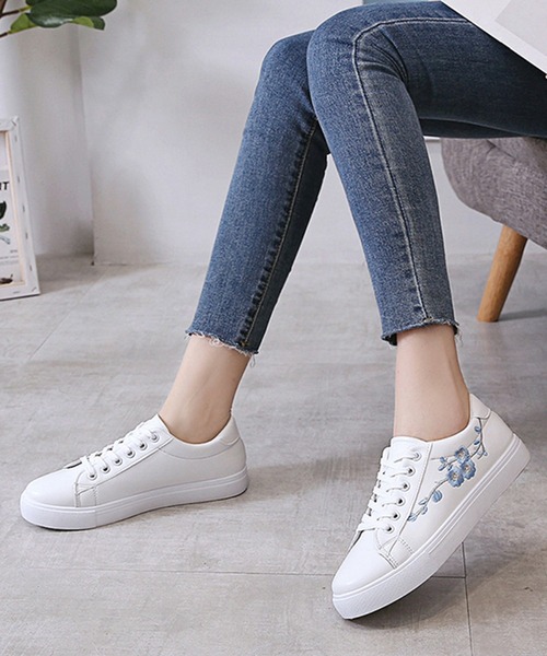 Lace Ladies(レースレディース)の「配色 フラワー レースアップ ローカット スニーカー(スニーカー・レディース・ブルー/ピンク・22.5cm/23cm/23.5cm/24cm/24.5cm/25cm)」の6枚目の写真