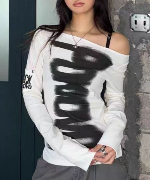 Vipoa(ヴィポア)の「グラフィックプリントオフショルダーカットソー(Tシャツ/カットソー・レディース・ブラック/ホワイト・FREE)」の9枚目の写真