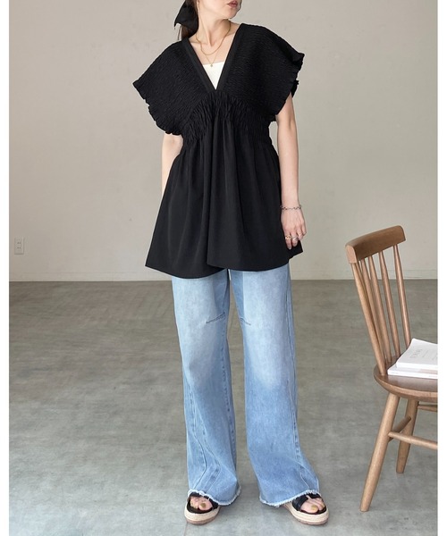 She's Closet(シーズクローゼット)の「深Vネック フレンチスリーブ 楊柳 シャーリング チュニック&ワイドパンツ セットアップ(セットアップ・レディース・チャコールグレー/ブラック/グレイッシュベージュ・FREE)」の18枚目の写真