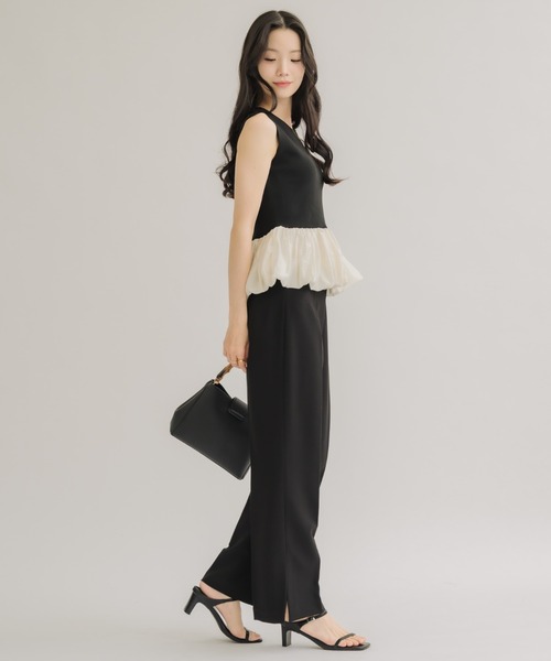 NEUNA(ヌナ)の「【全骨格スタイルアップ◎】ペプラムバルーンノースリトップス(Tシャツ/カットソー・レディース・ブラック/アイボリー・FREE)」の17枚目の写真