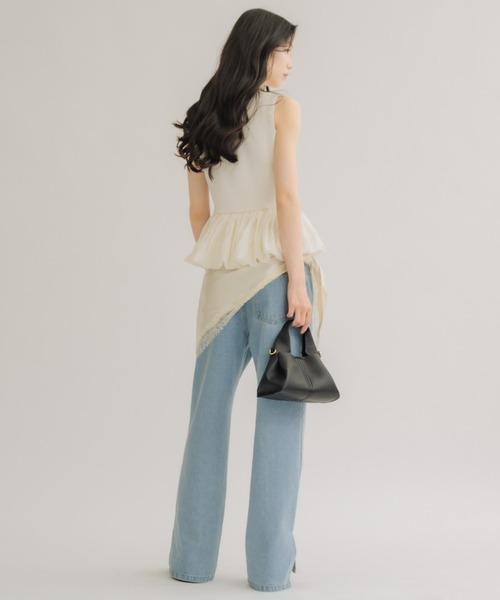 NEUNA(ヌナ)の「【全骨格スタイルアップ◎】ペプラムバルーンノースリトップス(Tシャツ/カットソー・レディース・ブラック/アイボリー・FREE)」の6枚目の写真