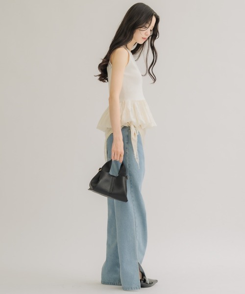 NEUNA(ヌナ)の「【全骨格スタイルアップ◎】ペプラムバルーンノースリトップス(Tシャツ/カットソー・レディース・ブラック/アイボリー・FREE)」の5枚目の写真