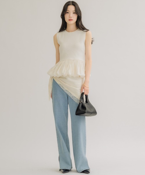 NEUNA(ヌナ)の「【全骨格スタイルアップ◎】ペプラムバルーンノースリトップス(Tシャツ/カットソー・レディース・ブラック/アイボリー・FREE)」の3枚目の写真