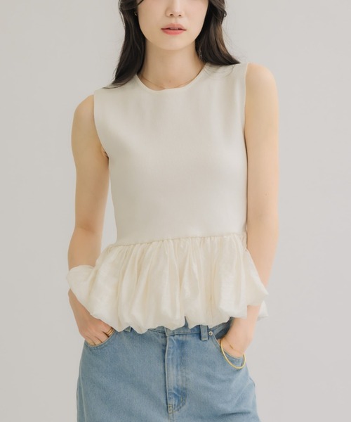 NEUNA(ヌナ)の「【全骨格スタイルアップ◎】ペプラムバルーンノースリトップス(Tシャツ/カットソー・レディース・ブラック/アイボリー・FREE)」の22枚目の写真